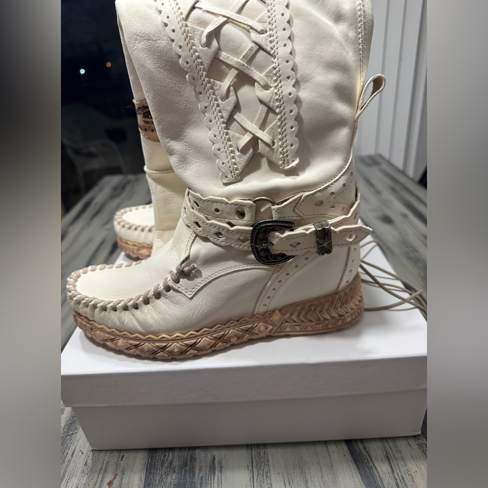 El Vaquero Italy Artemide Camel Blanche Wedge Moccasin Boots Size 40 NIB - Picture 10 of 16